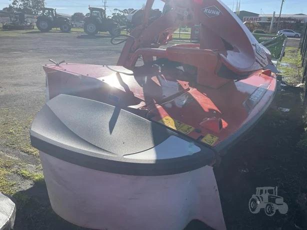 Photo 4. KUHN FC3125DF