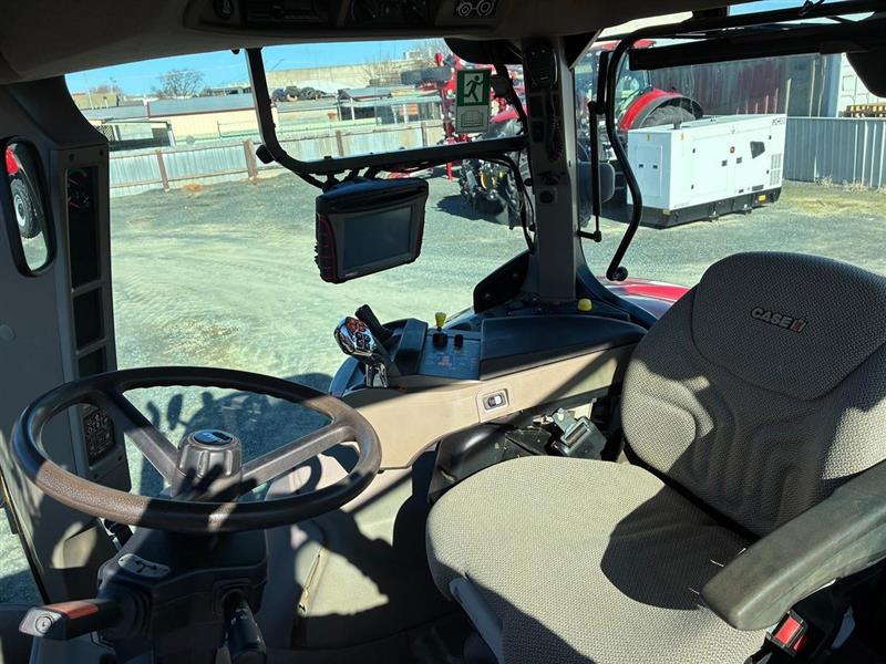 Photo 4. CASE IH PUMA 165 tractor