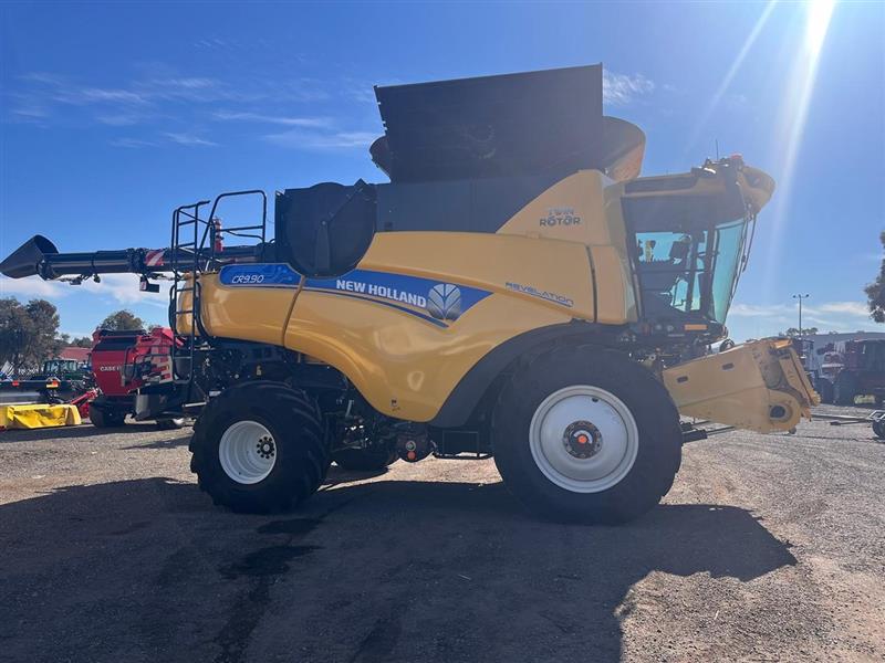 Photo 4. NEW HOLLAND CR9.90 
