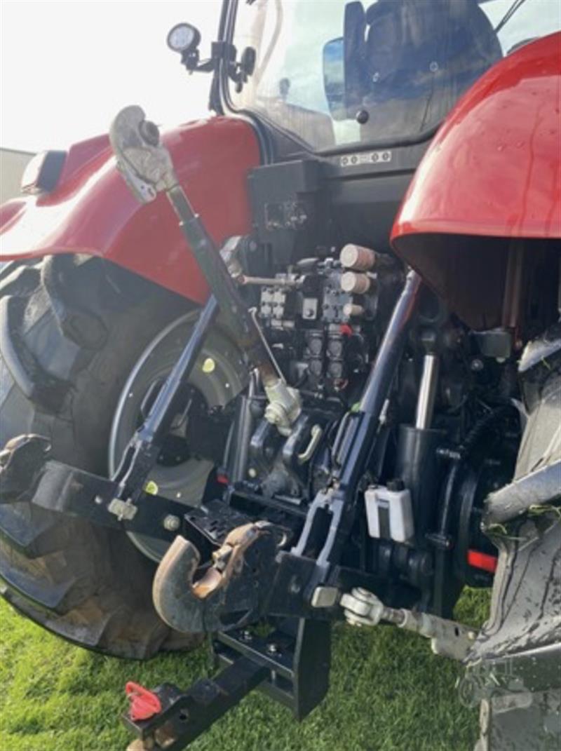 Photo 4. Case IH Puma 165 tractor