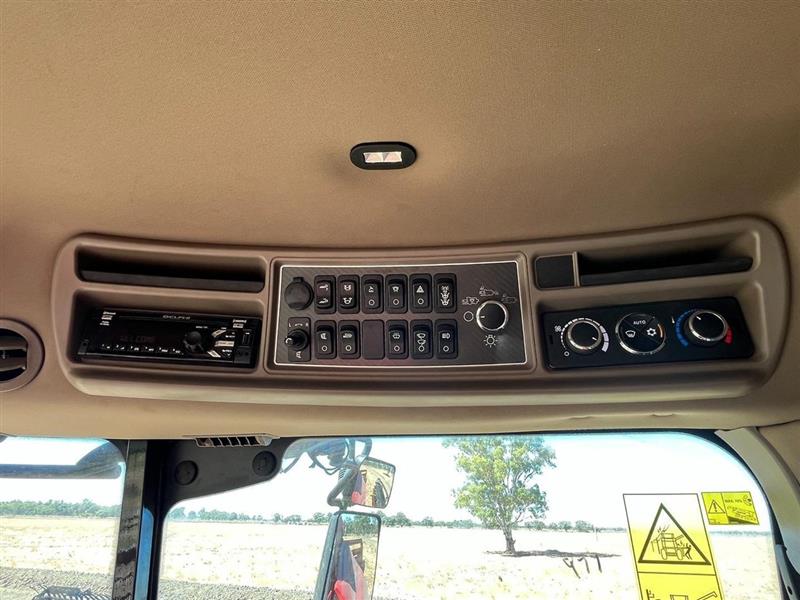 Photo 4. CASE IH 7250