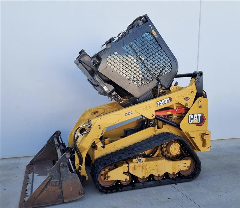 Photo 4. Caterpillar 259D3 skid steer loader