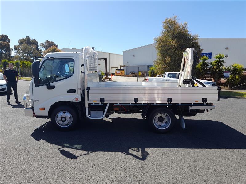 Photo 4. Hino 616 - 300 Series Tray