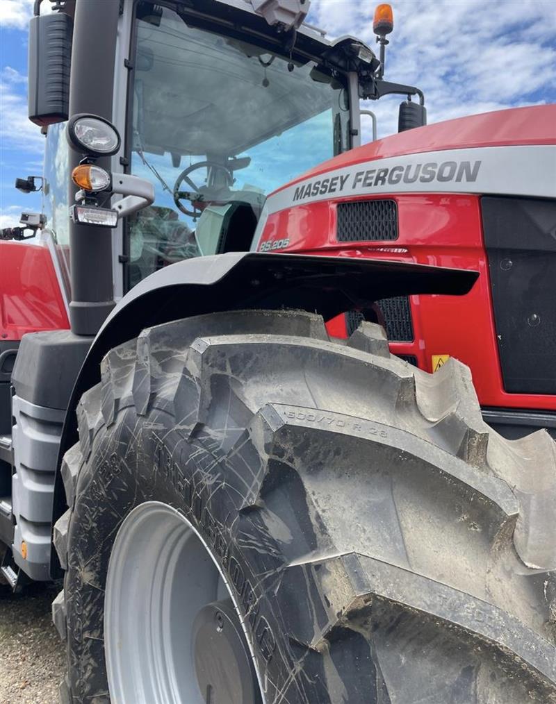 Photo 4. Massey Ferguson 8.S 205 tractor