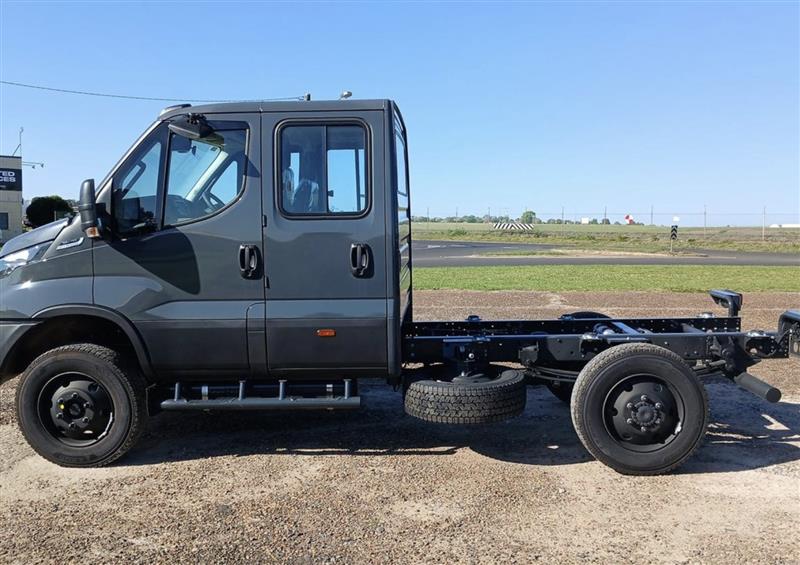 Photo 4. Iveco Daily 70S18 ute