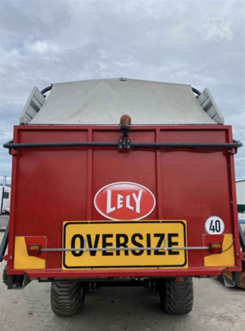 Photo 4. Lely Tigo 50RD silage wagon