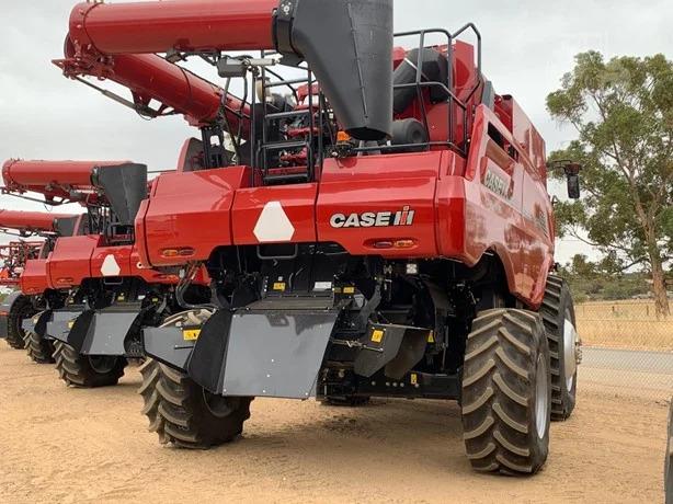Photo 4. Case IH 7250 combine harvester