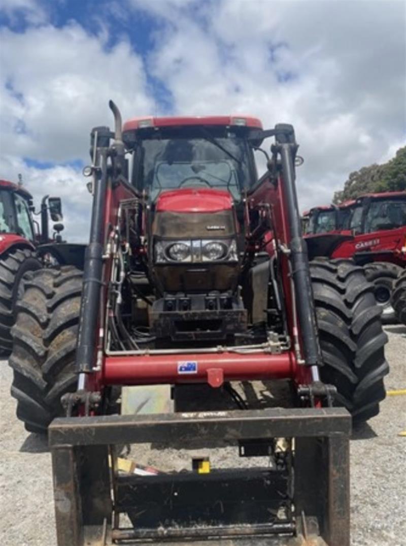 Photo 4. Case IH Maxxum 140 tractor