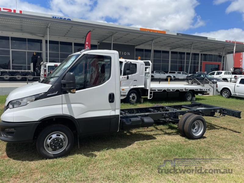 Photo 4. Iveco Daily 45C18 Cab Chassis truck