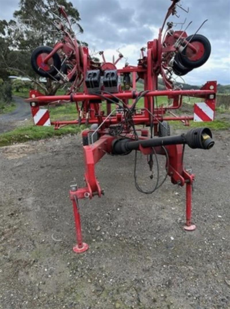 Photo 4. Lely Lotus 900 cultivator