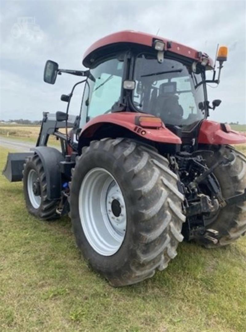 Photo 4. Case IH Maxxum 130 tractor