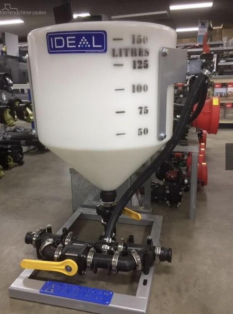 Photo 4. Ideal 150LT Venturi Hopper