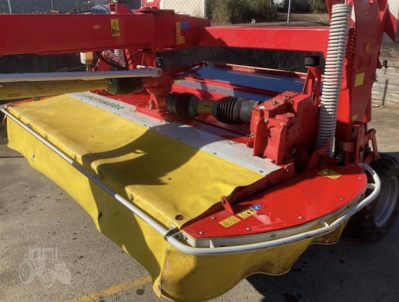 Photo 4. Pottinger Novacat 3007T mower conditioner