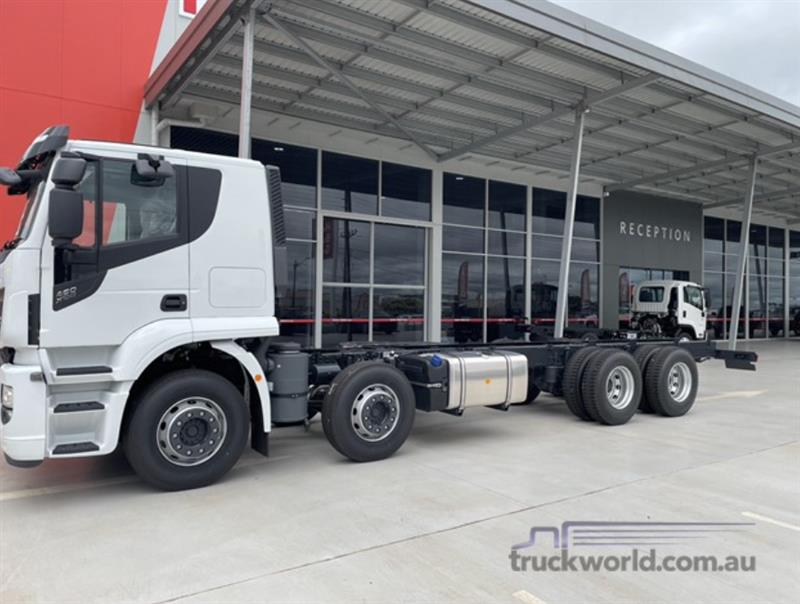 Photo 4. Iveco Stralis X-Way 460 Cab Chassis prime mover