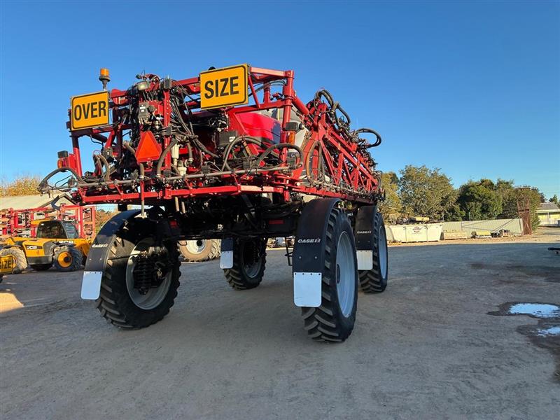 Photo 2. Case IH Patriot 4430 self propelled sprayer