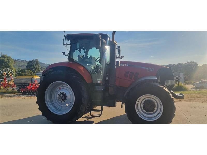Photo 2. Case IH Puma 225 tractor