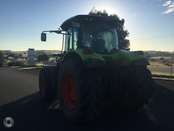 Photo 2. Claas Arion 630 tractor