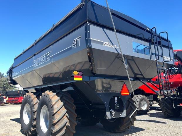 Photo 3. Elmers Haulmaster 41T chaser bin