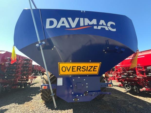 Photo 2. Davimac 25 ton chaser bin