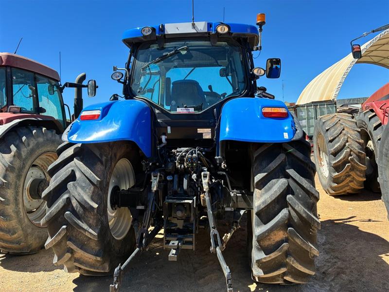 Photo 3. New Holland T7.210 tractor