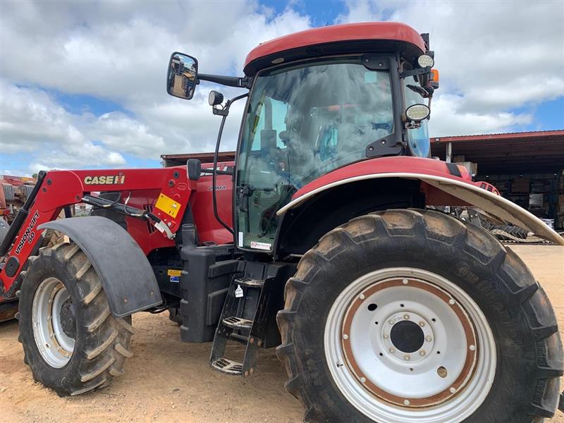 Photo 4. Case IH Puma 155 with Vision Lift 50 Loader tractor