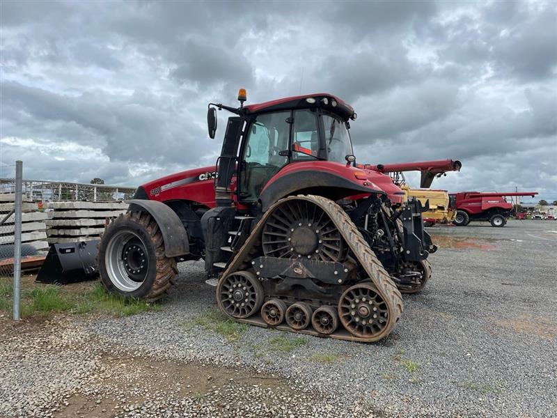 Photo 5. Case IH Magnum 380 Rowtrac tracked tractor