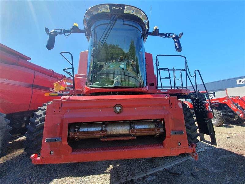 Photo 2. Case IH 8240 combine harvester