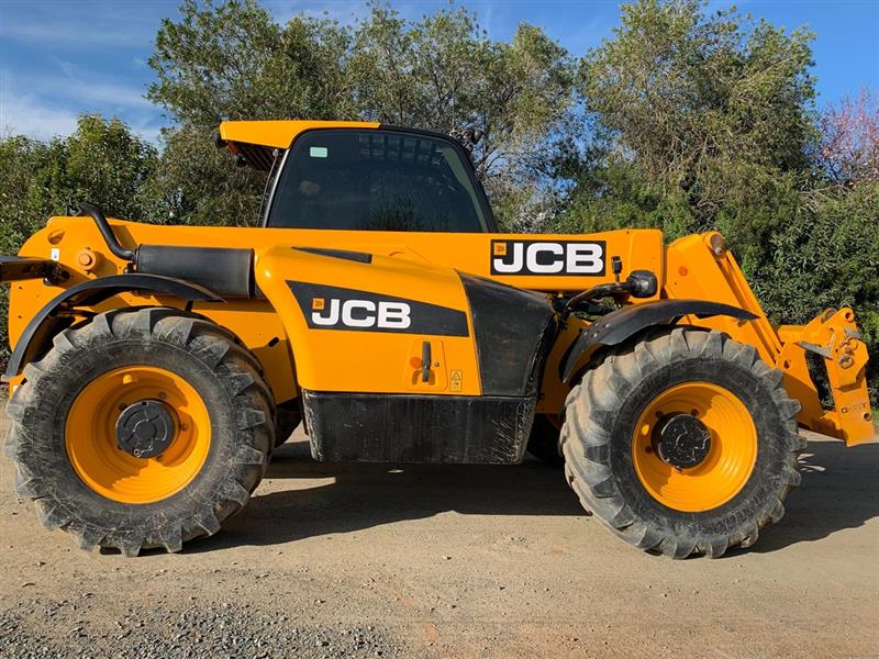 Photo 3. JCB Loadall 531-70 telehandler