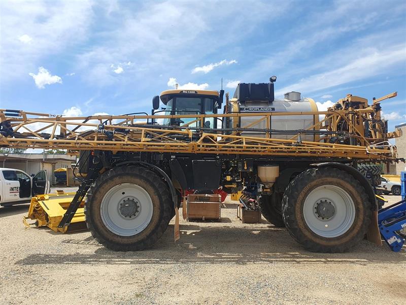 Photo 2. Croplands Rogator 1386 self propelled sprayer