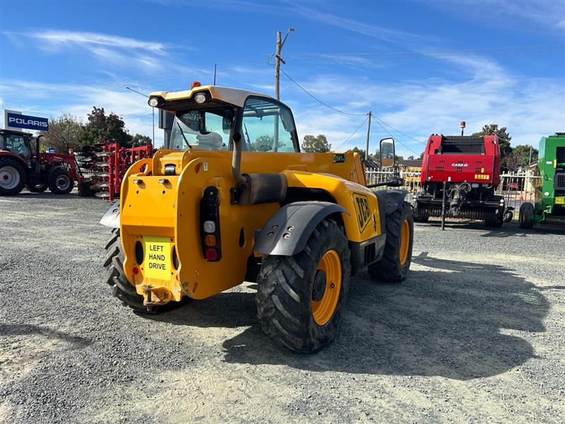 Photo 5. JCB Loadall 541-70 telehandler