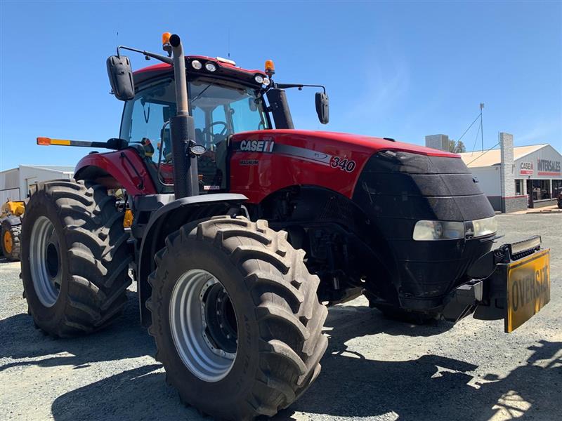 Photo 5. Case IH Magnum 340 tractor