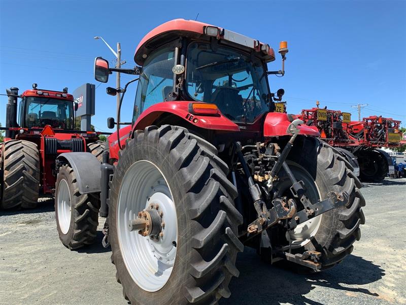 Photo 3. Case IH Puma 165 tractor