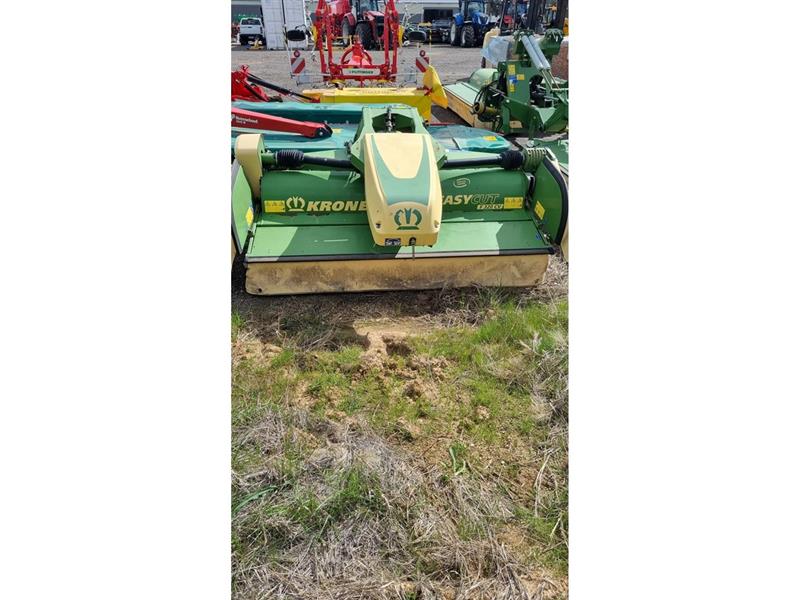 Photo 2. Krone Easycut B870CV mower