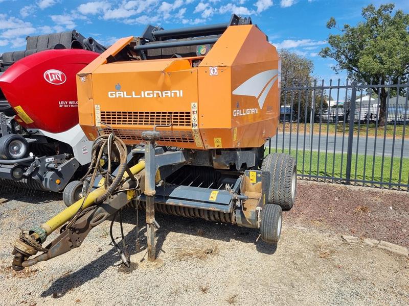 Photo 2. Gallignani GAV9 round baler