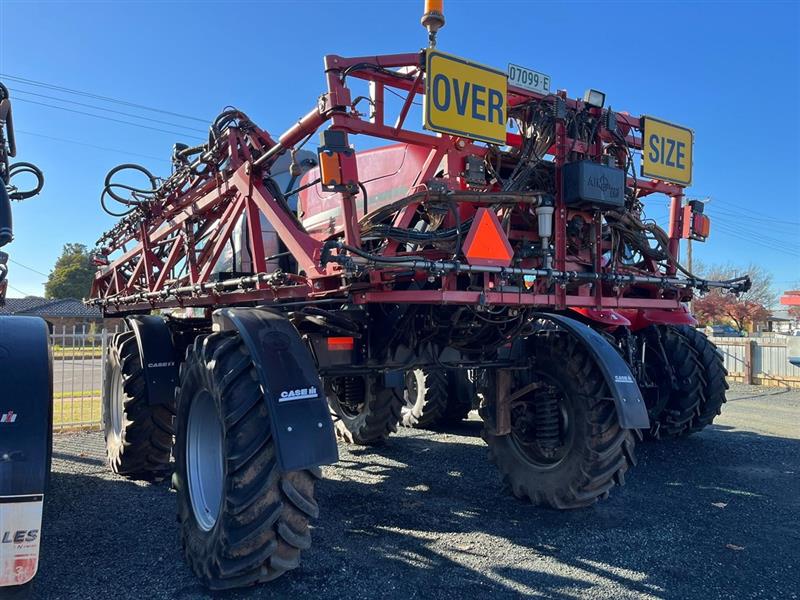 Photo 4. Case IH 4430 self propelled sprayer