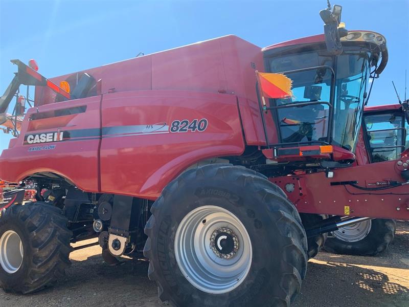 Photo 2. Case IH 8240 combine harvester