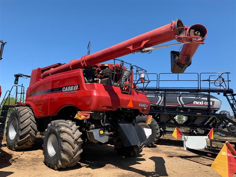 Photo 3. Case IH 8240 combine harvester