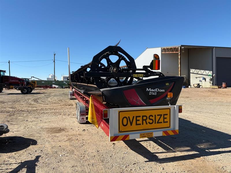 Photo 3. MacDon D145 harvester front