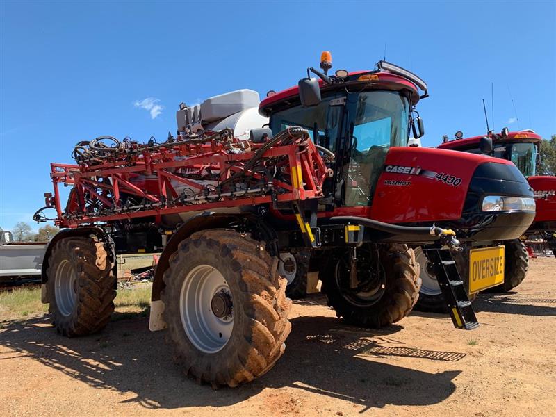 Photo 2. Case IH 4430 self propelled sprayer