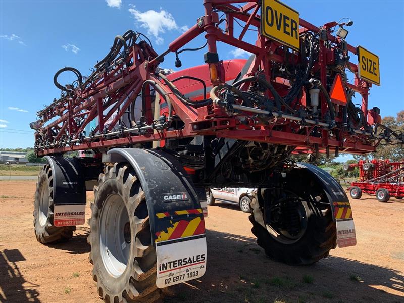 Photo 3. Case IH 4430 self propelled sprayer