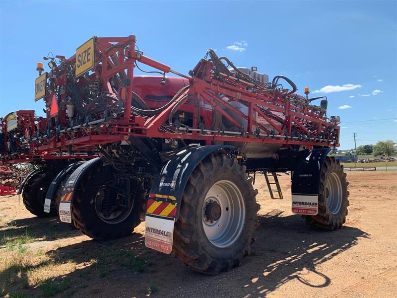 Photo 4. Case IH 4430 self propelled sprayer