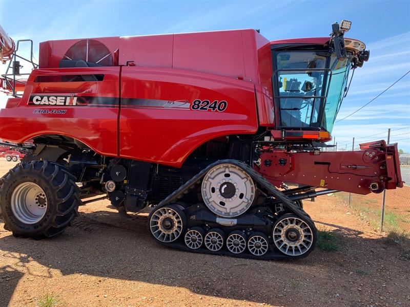 Photo 3. Case IH 8240 combine harvester