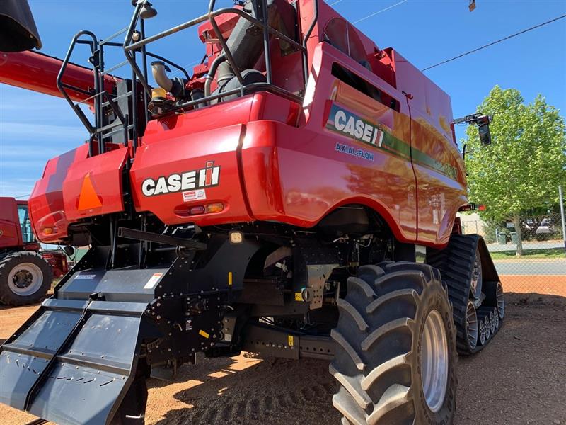 Photo 5. Case IH 8240 combine harvester