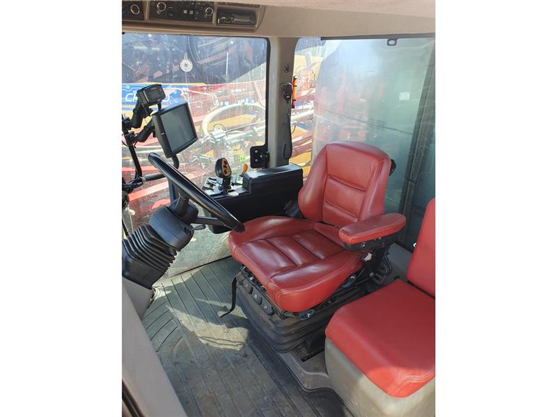 Photo 2. Case IH 4430 self propelled sprayer