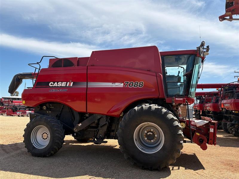 Photo 3. Case IH 7088 combine harvester