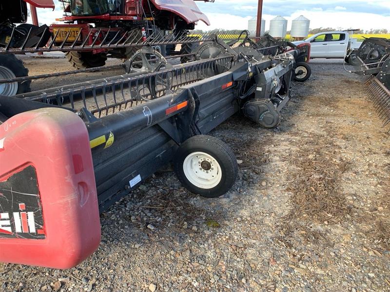 Photo 5. Case IH 2152 harvester front