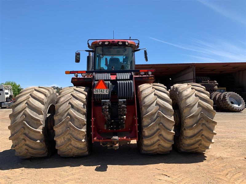 Photo 4. Case IH Steiger 600 tractor