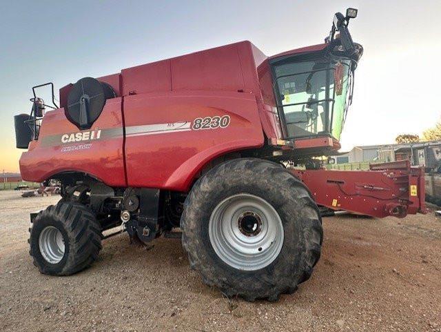 Photo 2. Case IH 8230 combine harvester