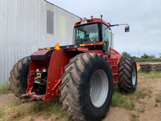 Photo 4. Case IH Steiger 435 tractor