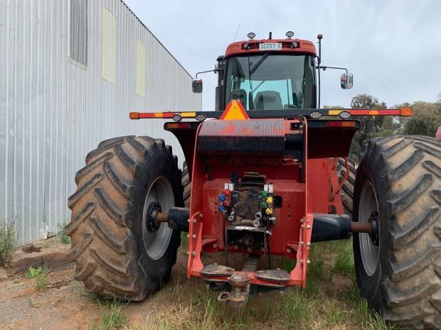 Photo 5. Case IH Steiger 435 tractor